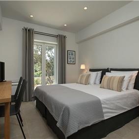 3 bedroom villa with pool & sea views, near Palaiokastrítsa, sleeps 6